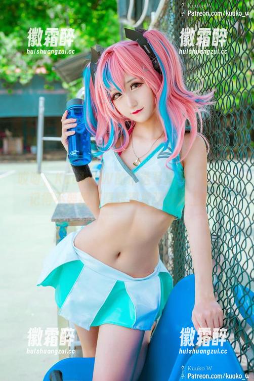 哎呀，Kuuko W的精选写真集：堕姬，记得不要把眼睛撇到那张沙发上啊！